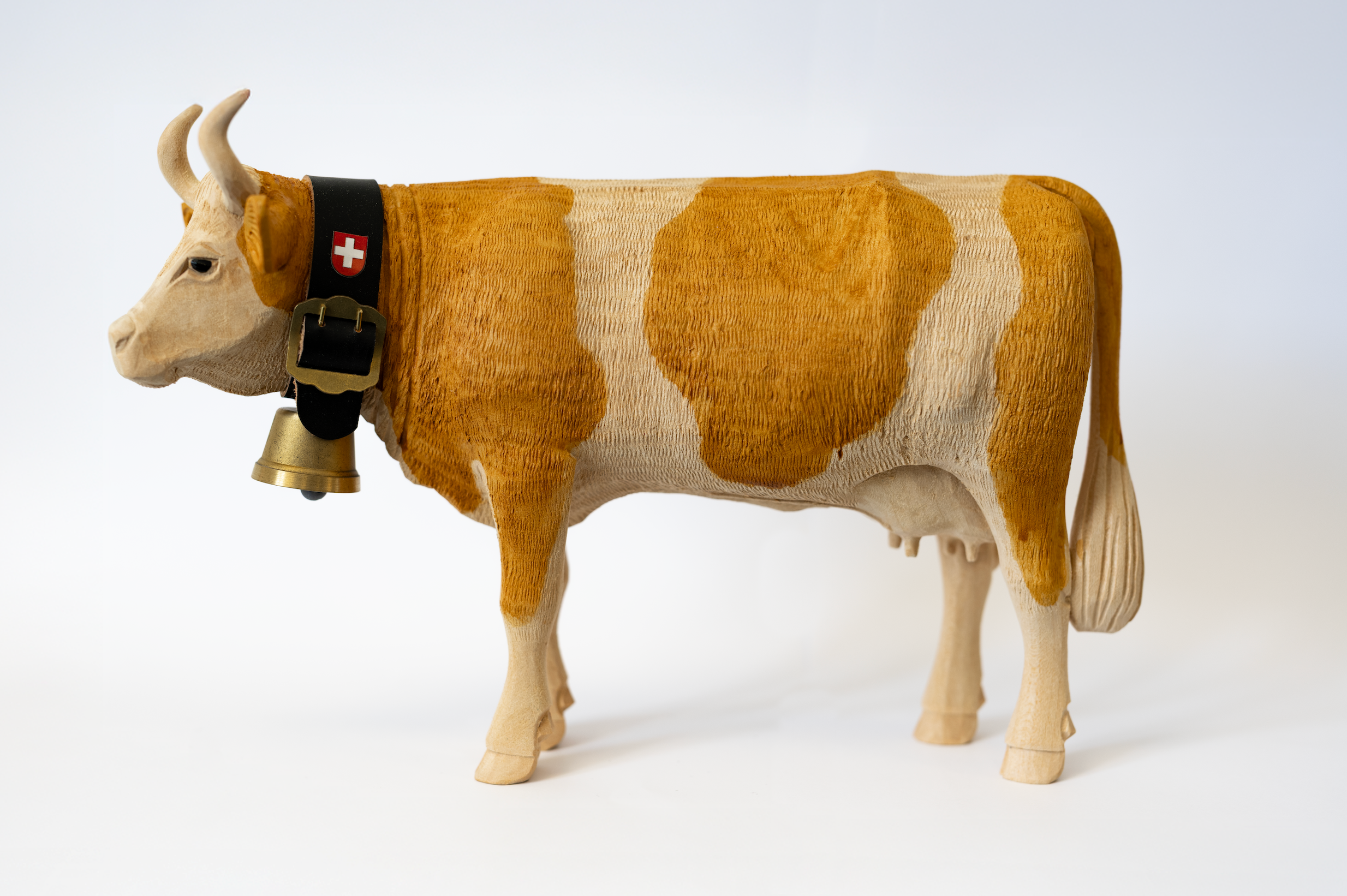 Trummer, Simmentaler Kuh handgeschnitzt, 1207